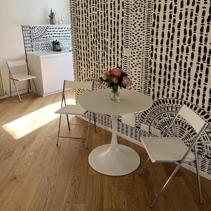 Venzhome Apartment